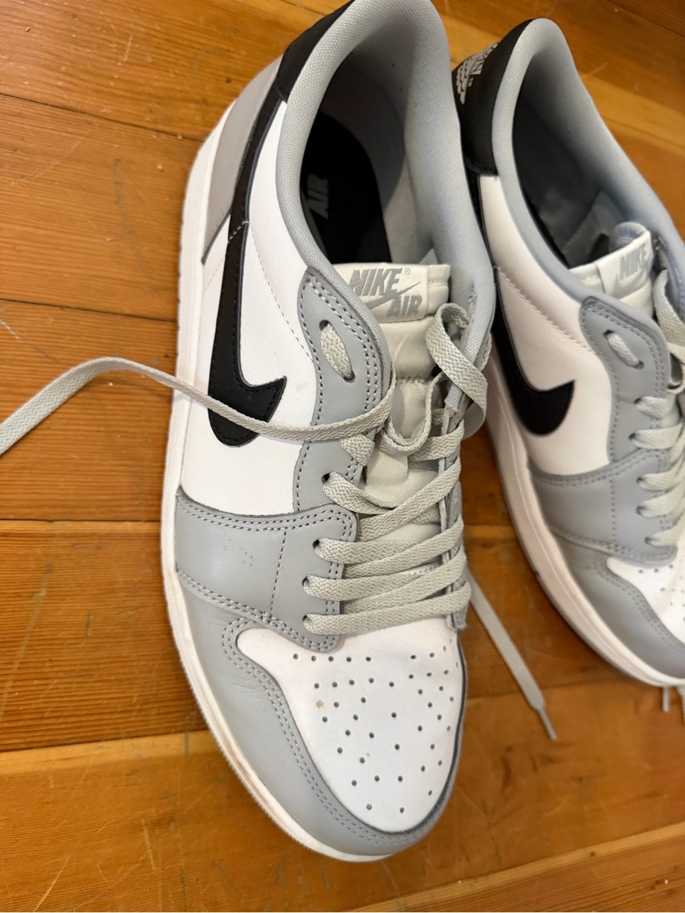 Jordan 1 Retro Low OG - Picture 4 of 7